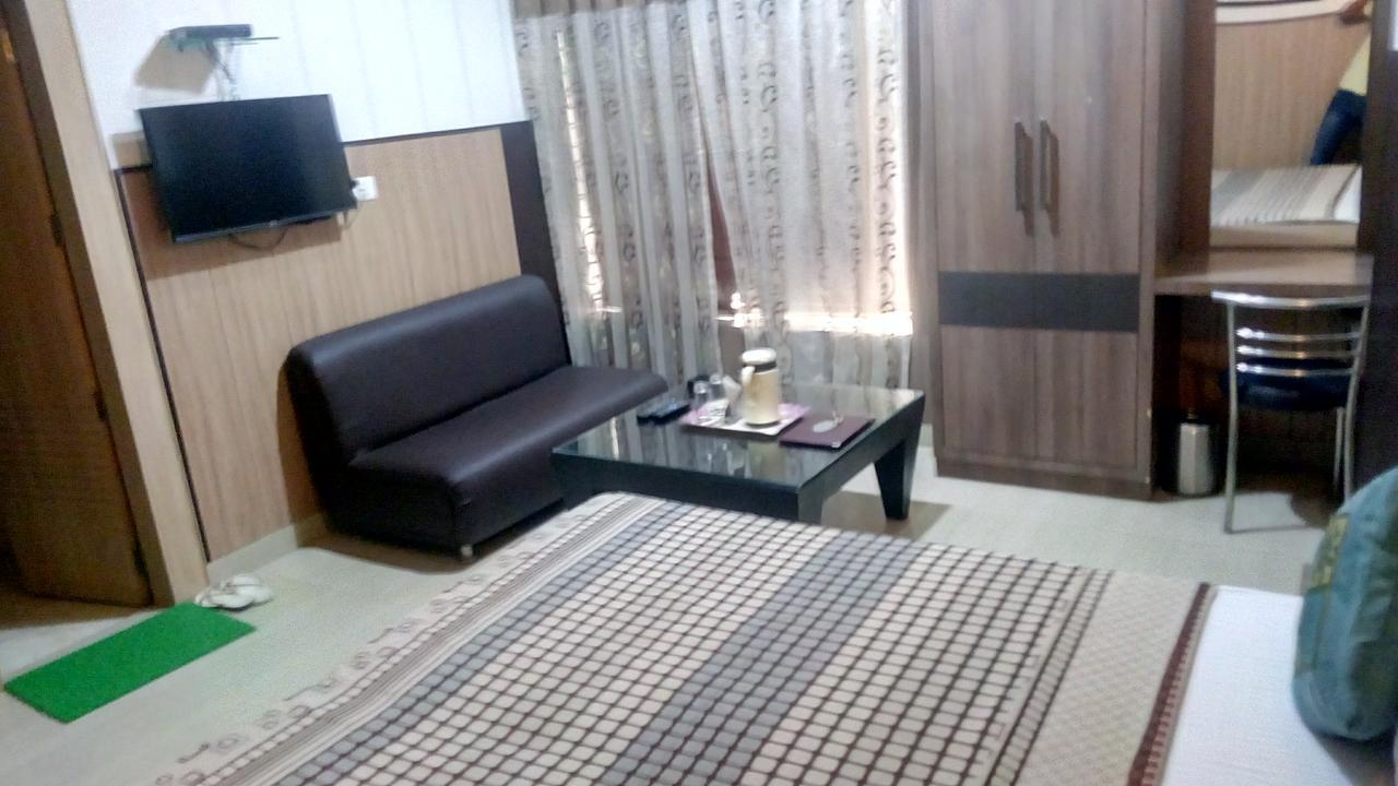 Hotel Desire Hisar Экстерьер фото