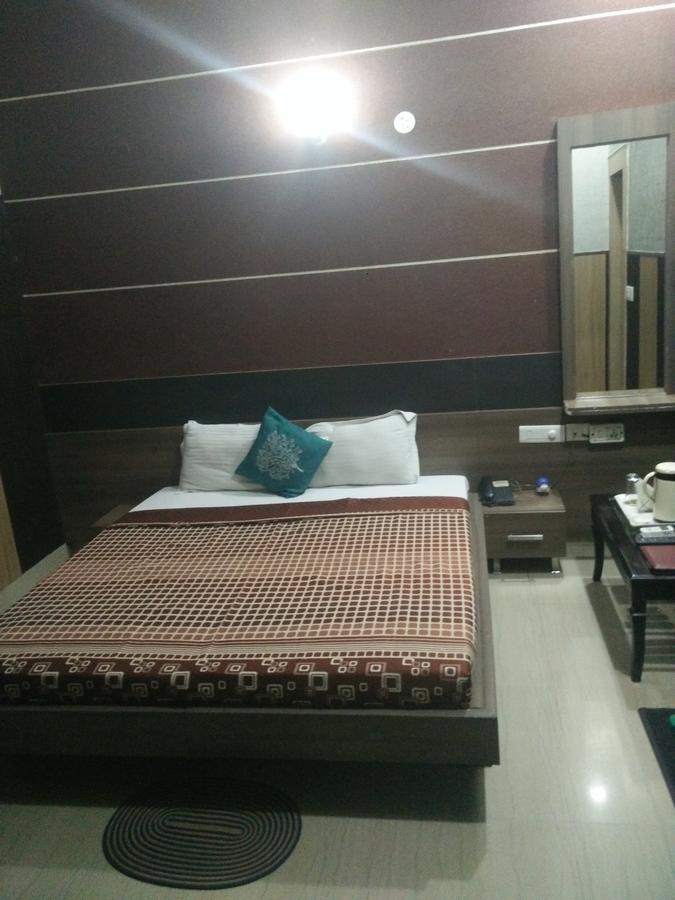 Hotel Desire Hisar Экстерьер фото