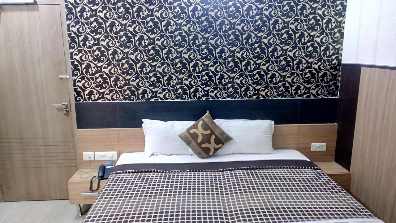 Hotel Desire Hisar Экстерьер фото