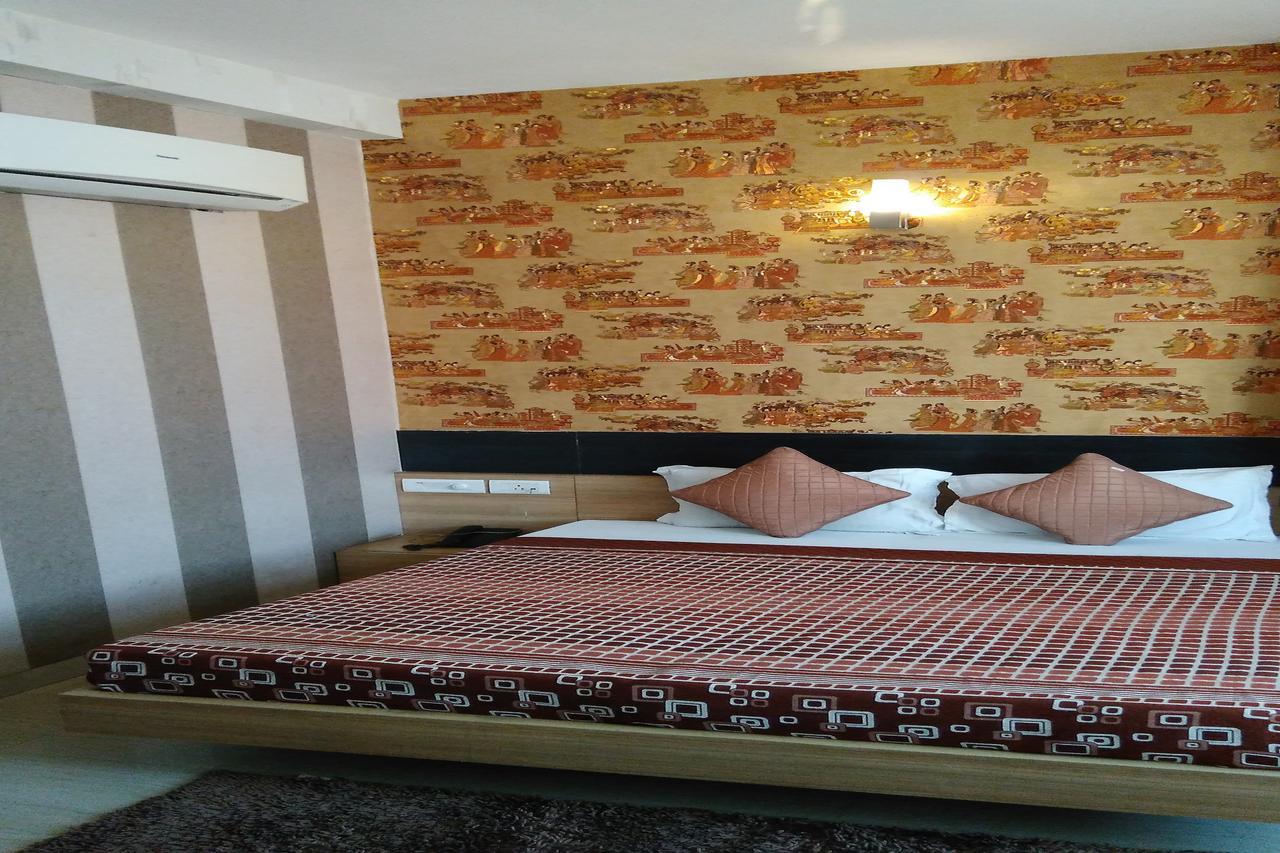Hotel Desire Hisar Экстерьер фото